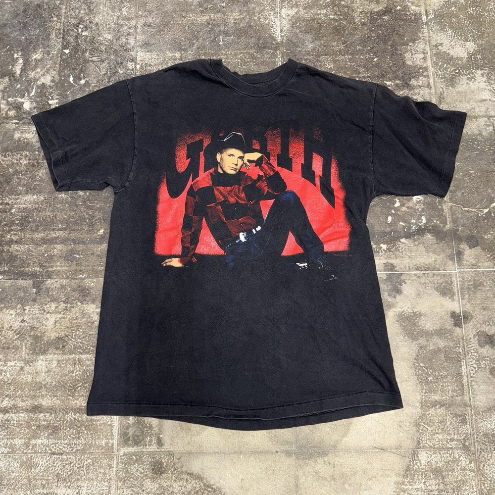 Vintage 1993 Garth Brooks T-Shirt Large Hanes On Tour Black Red Country Music